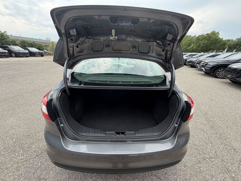 Used 2014 Ford Focus SE FWD image 21