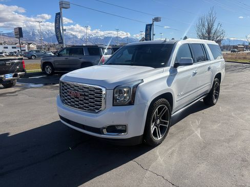Used 2018 GMC Yukon XL Denali w/ Denali Ultimate Package image 2