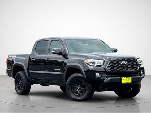 Used 2022 Toyota Tacoma TRD Off-Road AWD/4WD image 2