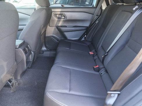 Used 2025 Nissan Rogue S FWD image 17
