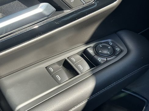 Certified 2026 Chevrolet Suburban Z71 w/ Comfort Package image 15