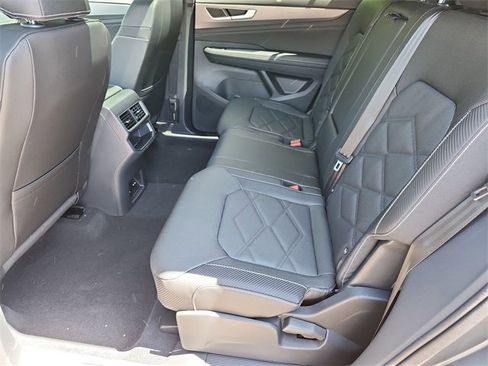 New 2025 Volkswagen Atlas Cross Sport SE image 24