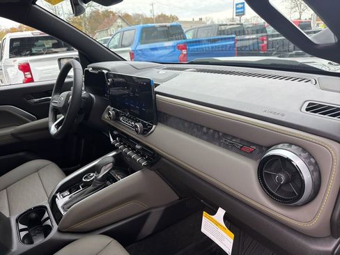 New 2026 Chevrolet Colorado ZR2 w/ Technology Package image 24
