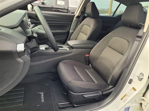 Certified 2025 Nissan Altima 2.5 S image 5
