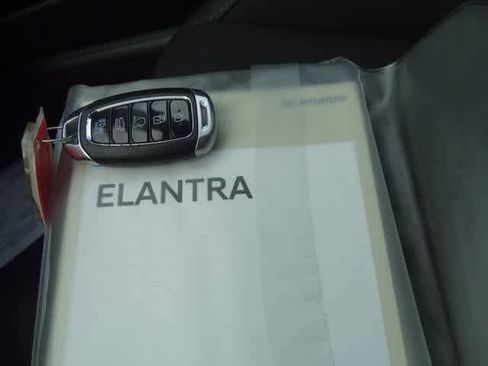 Used 2023 Hyundai Elantra SEL image 32