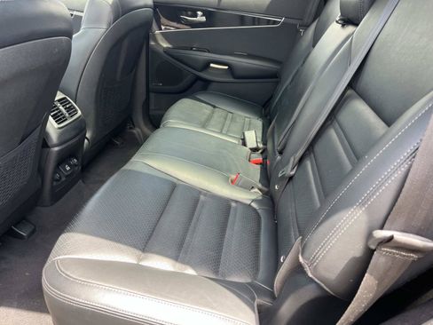 Used 2019 Kia Sorento EX w/ EX Touring Package FWD image 17