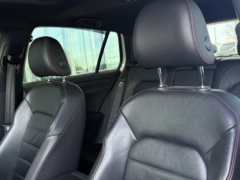 Used 2019 Volkswagen GTI SE image 3