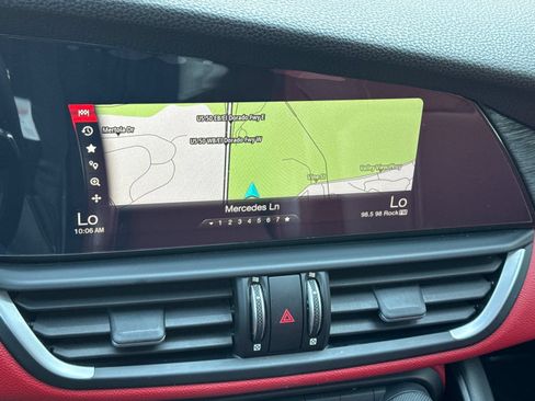Used 2019 Alfa Romeo Giulia RWD image 17