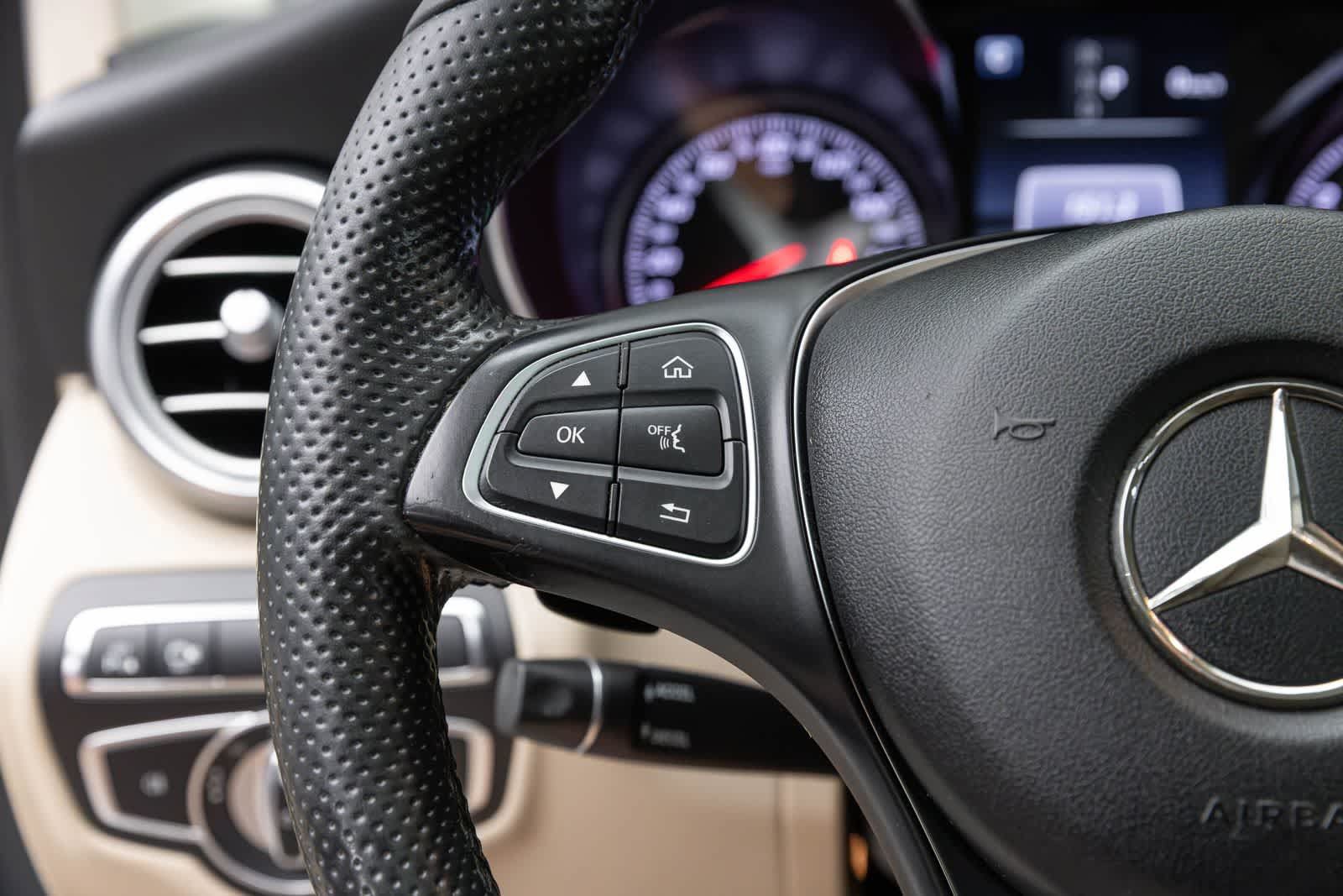 Used 2018 Mercedes-Benz GLC 300 4MATIC image 29
