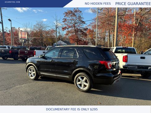 Used 2017 Ford Explorer XLT w/ Equipment Group 202A image 6