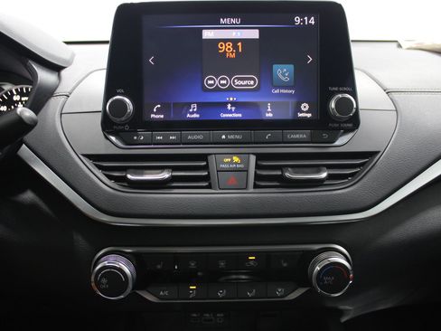 Used 2022 Nissan Altima 2.5 SV w/ SV Premium Package FWD image 28