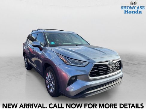 Used 2023 Toyota Highlander Limited image 6