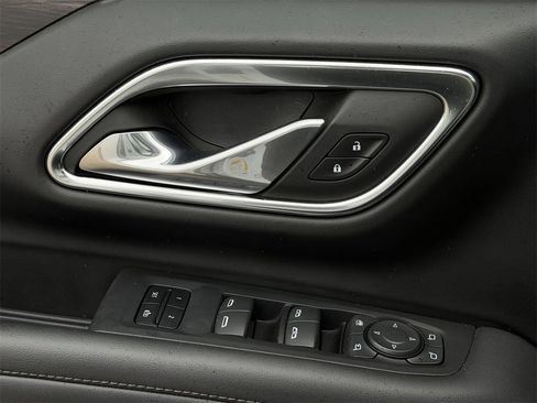 Used 2024 Chevrolet Tahoe Z71 w/ Luxury Package image 23