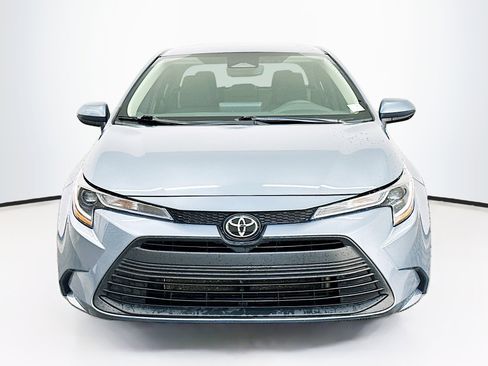Used 2023 Toyota Corolla LE image 2