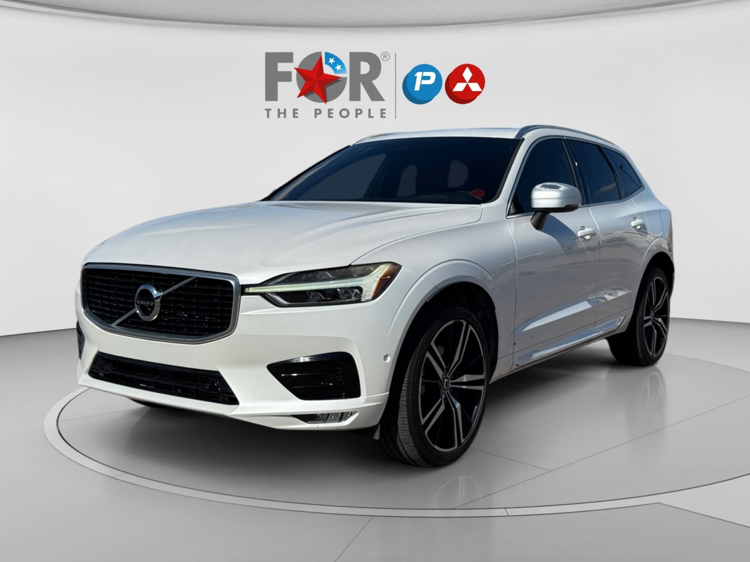 Used 2019 Volvo XC60 T5 R-Design w/ Protection Package Premier FWD image 1