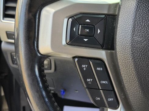 Used 2022 Ford F250 Lariat w/ Black Appearance Package AWD/4WD image 25