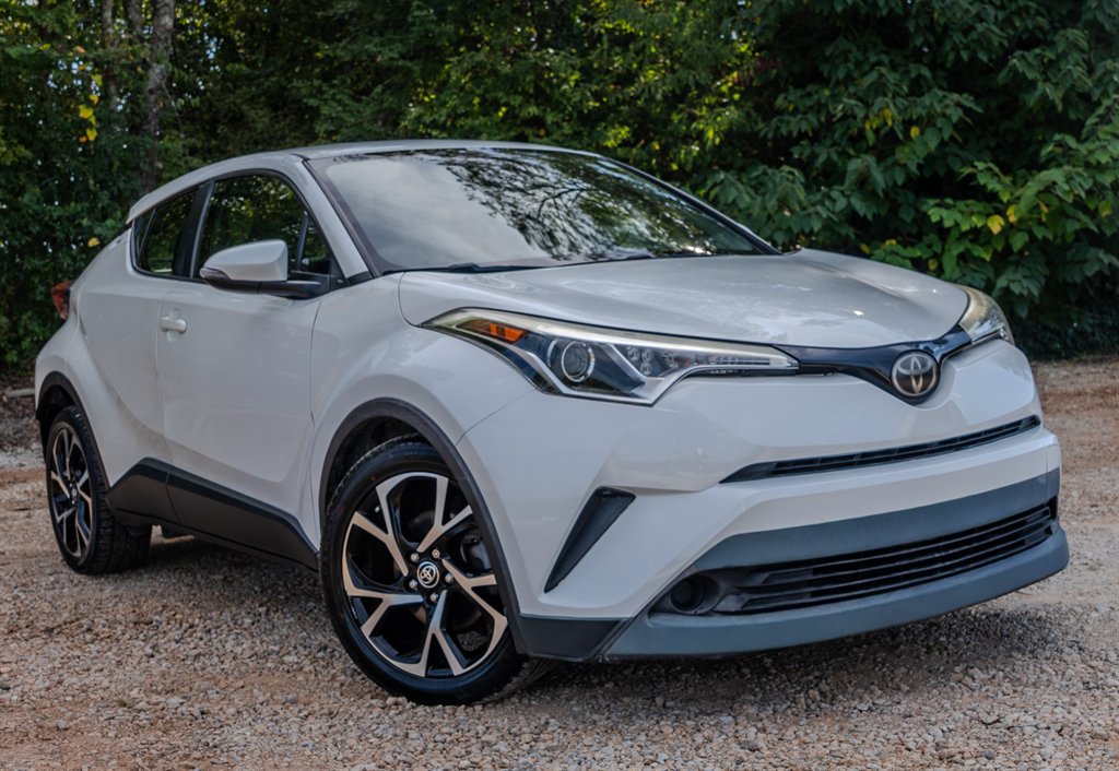 Used 2018 Toyota C-HR XLE FWD image 7