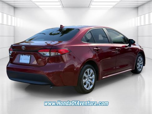 Used 2024 Toyota Corolla LE FWD image 5