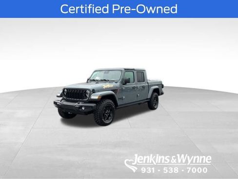 Used 2024 Jeep Gladiator Sport image 1