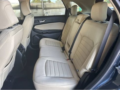 Used 2024 Ford Edge SE AWD/4WD image 16