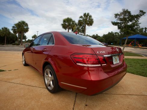 Used 2014 Mercedes-Benz E 350 4MATIC Sedan image 8