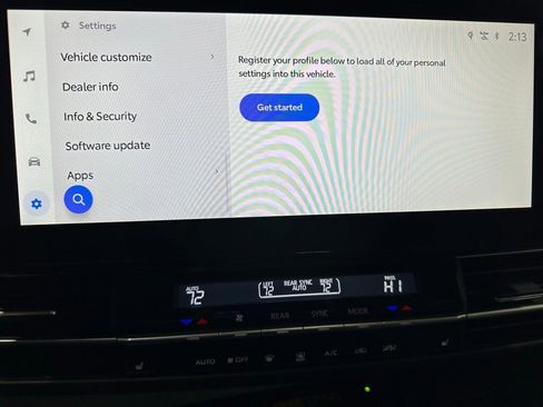 Used 2025 Toyota Sienna XLE image 39