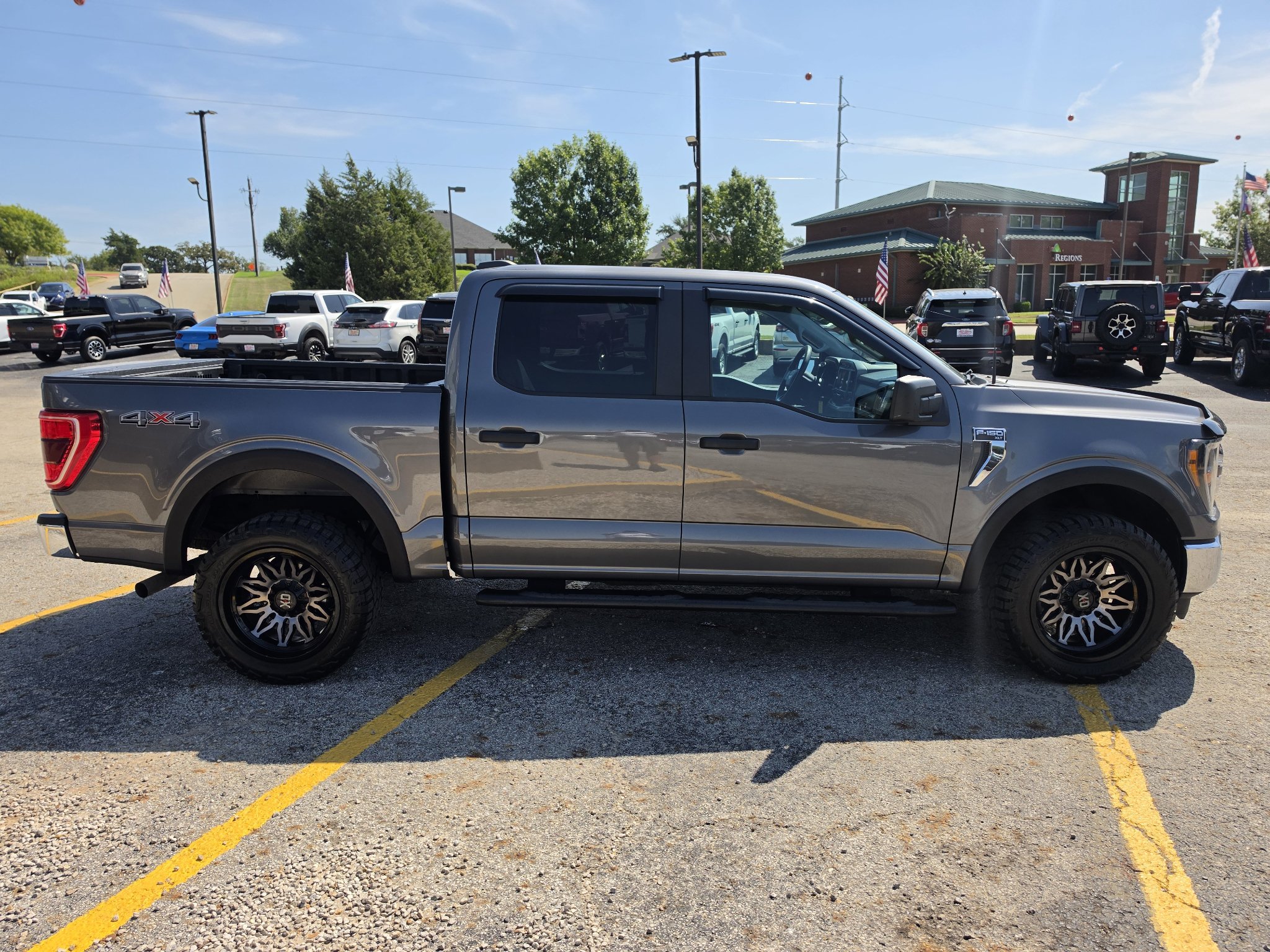 Used 2023 Ford F150 XLT w/ Trailer Tow Package AWD/4WD image 4