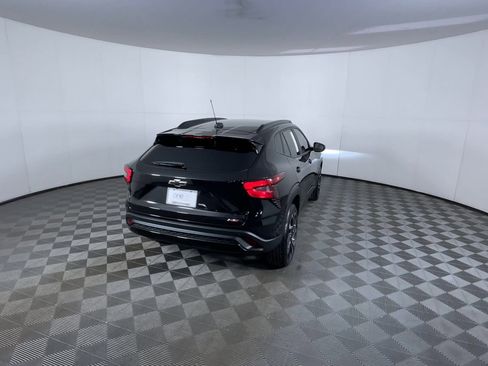 Used 2025 Chevrolet Trax RS w/ Driver Confidence Package image 8