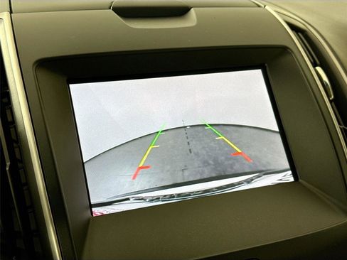 Used 2019 Ford Edge SEL w/ Equipment Group 201A image 21