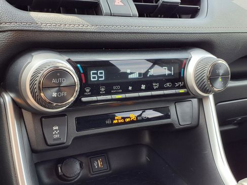 Certified 2025 Toyota RAV4 LE AWD/4WD image 10