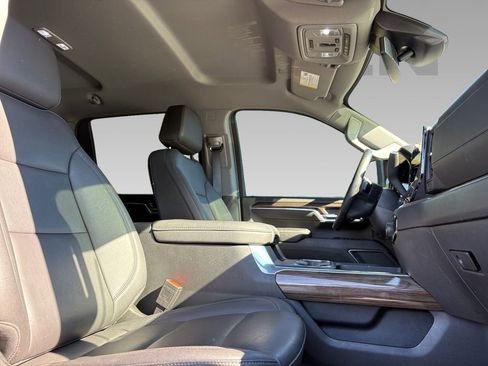 Used 2024 Chevrolet Silverado 2500 LT w/ Z71 Sport Edition image 8