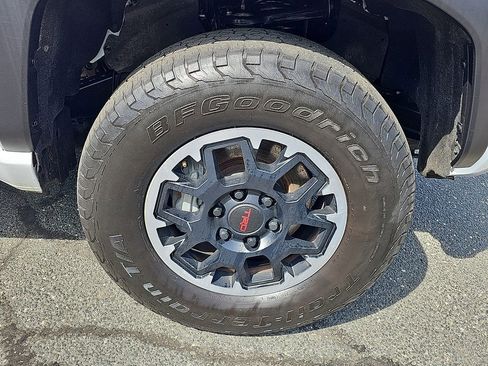 Used 2024 Toyota Tacoma TRD Off-Road AWD/4WD image 8