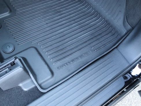 Used 2022 Nissan Pathfinder S AWD/4WD image 34