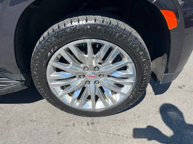 Used 2023 GMC Yukon Denali AWD/4WD image 9