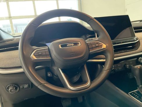 Used 2024 Jeep Compass Latitude AWD/4WD image 14