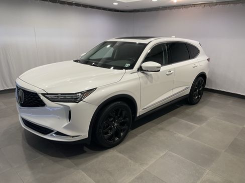 Used 2023 Acura MDX SH-AWD w/ Technology Package image 3