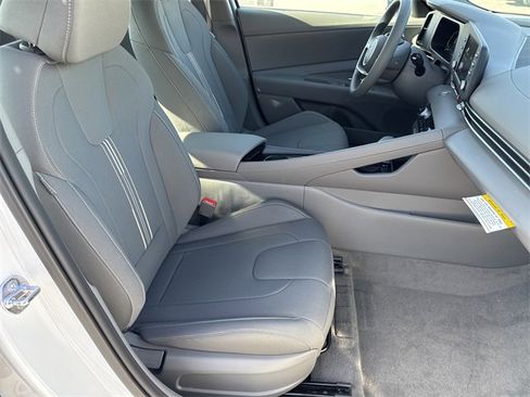 New 2026 Hyundai Elantra Blue image 13