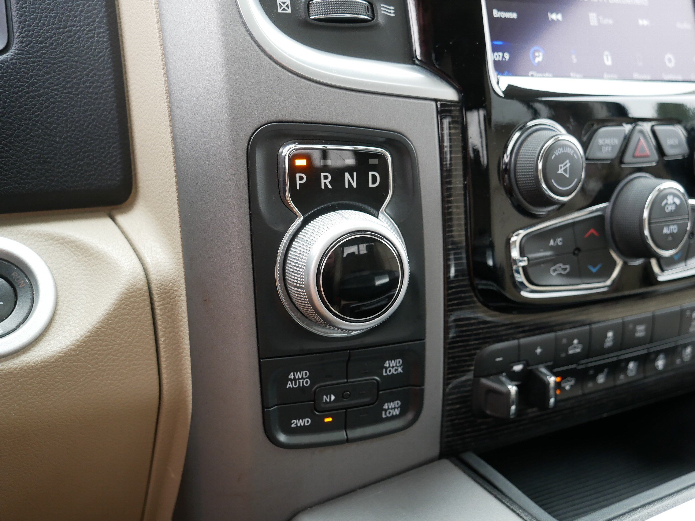 Used 2018 RAM 1500 Limited AWD/4WD image 24