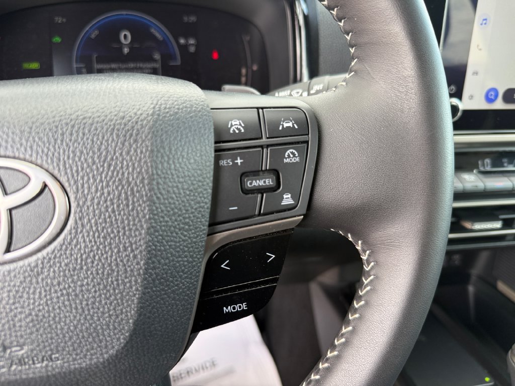 Used 2026 Toyota Camry SE FWD image 17