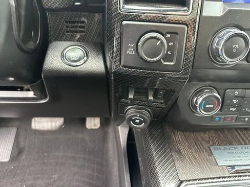 Used 2021 Ford F250 Lariat w/ Lariat Ultimate Package AWD/4WD image 20