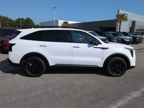 Used 2024 Kia Sorento SX Prestige w/ Sage Leather Package AWD/4WD image 3