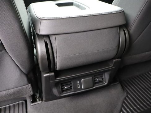 Used 2024 GMC Sierra 1500 Elevation image 40