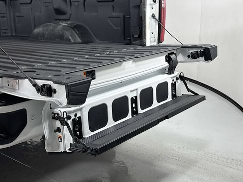 Used 2025 GMC Sierra 3500 Denali AWD/4WD image 28