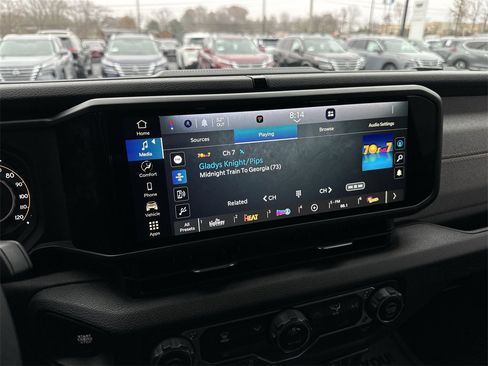 Used 2025 Jeep Wrangler Willys image 16