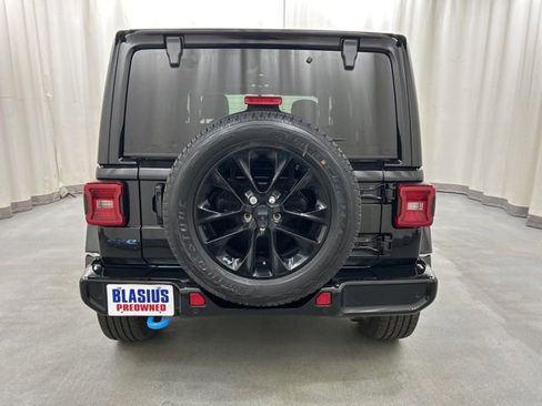 Used 2021 Jeep Wrangler Unlimited Sahara AWD/4WD image 33
