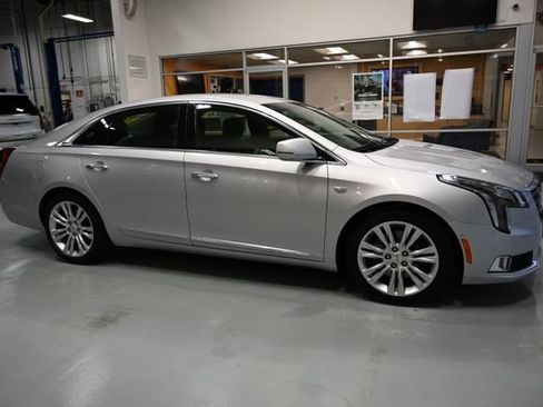 Used 2019 Cadillac XTS Luxury FWD image 4