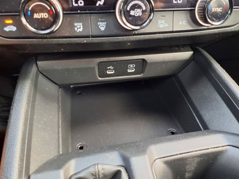 Used 2023 Honda Accord EX image 9