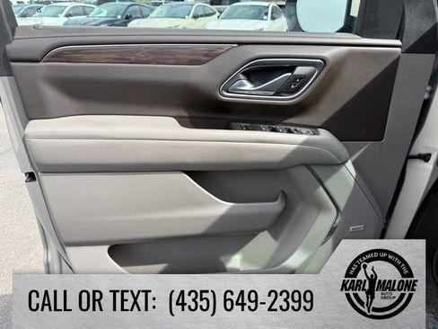 Used 2022 Chevrolet Tahoe LT w/ Luxury Package AWD/4WD image 12