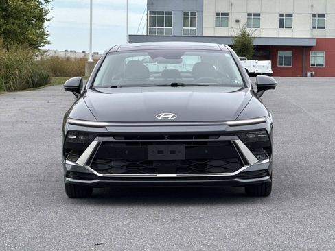 Used 2025 Hyundai Sonata Limited image 28
