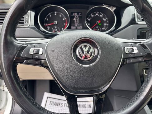 Used 2017 Volkswagen Jetta SEL FWD image 25